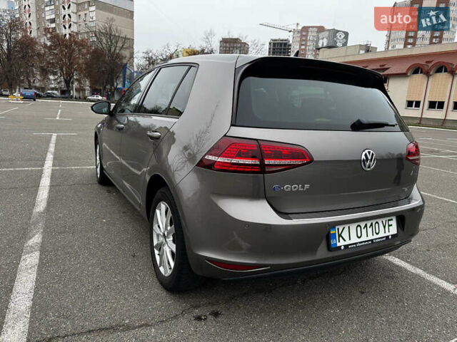 Серый Фольксваген e-Golf, объемом двигателя 0 л и пробегом 129 тыс. км за 10300 $, фото 6 на Automoto.ua