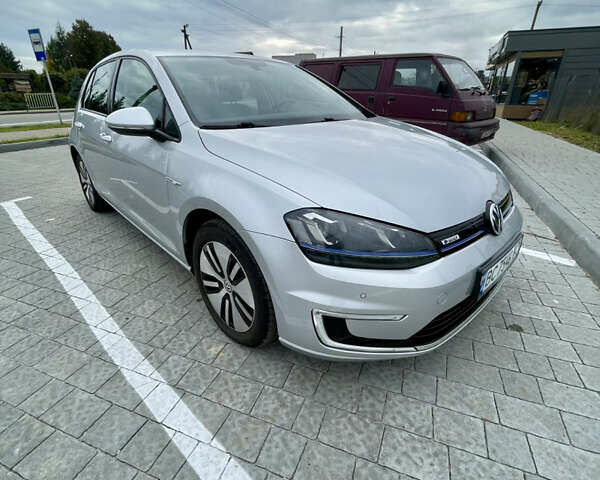 Серый Фольксваген e-Golf, объемом двигателя 0 л и пробегом 137 тыс. км за 8999 $, фото 2 на Automoto.ua