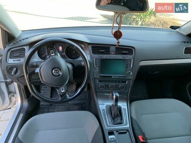 Серый Фольксваген e-Golf, объемом двигателя 0 л и пробегом 247 тыс. км за 8200 $, фото 18 на Automoto.ua