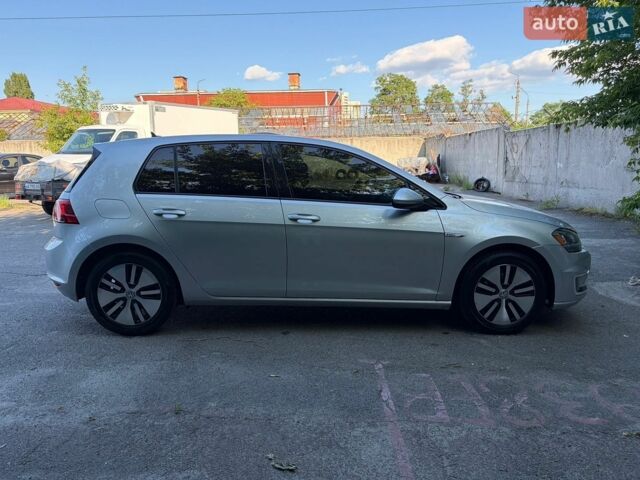 Серый Фольксваген e-Golf, объемом двигателя 0 л и пробегом 105 тыс. км за 9500 $, фото 7 на Automoto.ua