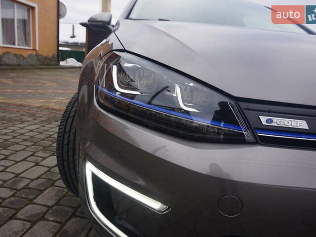 Серый Фольксваген e-Golf, объемом двигателя 0 л и пробегом 96 тыс. км за 8500 $, фото 22 на Automoto.ua