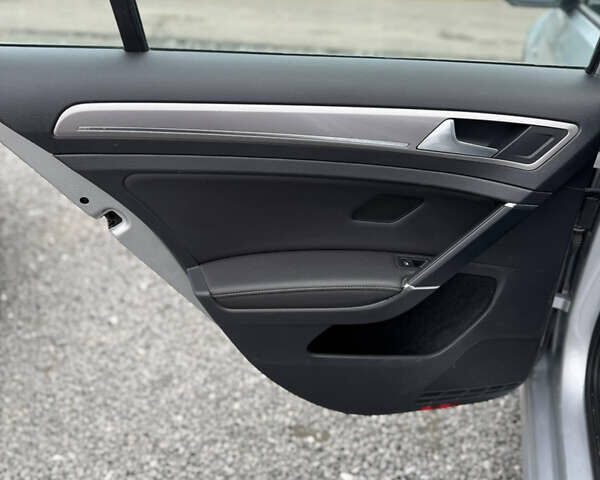 Серый Фольксваген e-Golf, объемом двигателя 0 л и пробегом 190 тыс. км за 8200 $, фото 14 на Automoto.ua