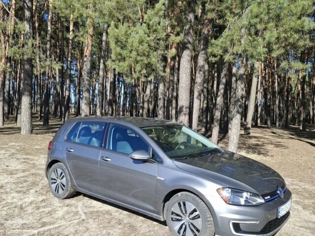 Серый Фольксваген e-Golf, объемом двигателя 0 л и пробегом 105 тыс. км за 9750 $, фото 7 на Automoto.ua