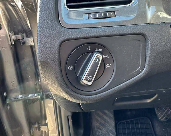 Сірий Фольксваген e-Golf, об'ємом двигуна 0 л та пробігом 150 тис. км за 9200 $, фото 21 на Automoto.ua