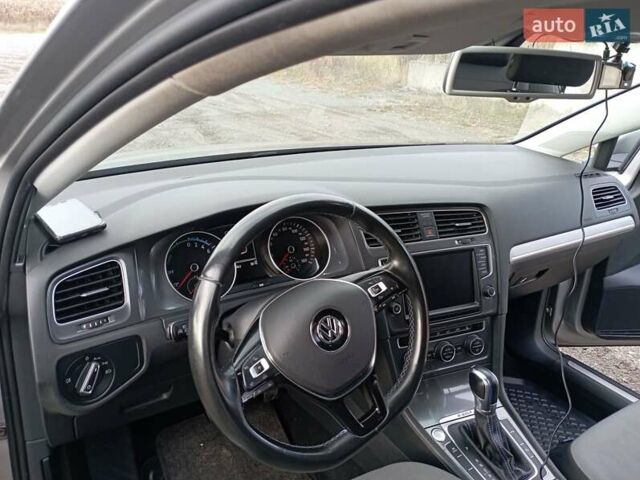 Серый Фольксваген e-Golf, объемом двигателя 0 л и пробегом 162 тыс. км за 8499 $, фото 29 на Automoto.ua