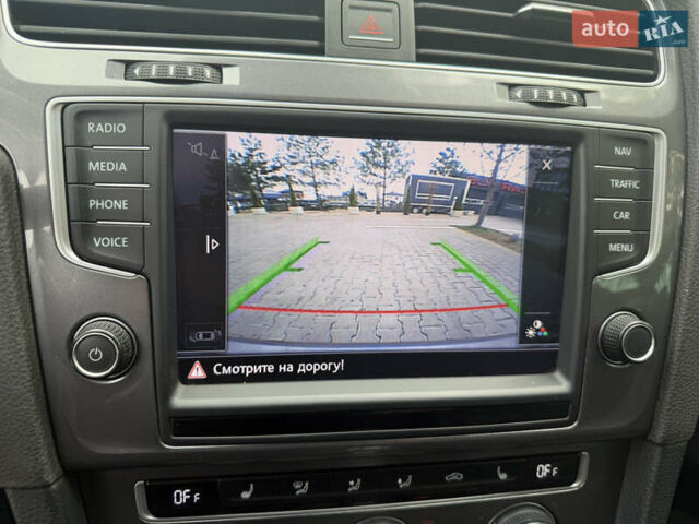 Серый Фольксваген e-Golf, объемом двигателя 0 л и пробегом 99 тыс. км за 9490 $, фото 50 на Automoto.ua