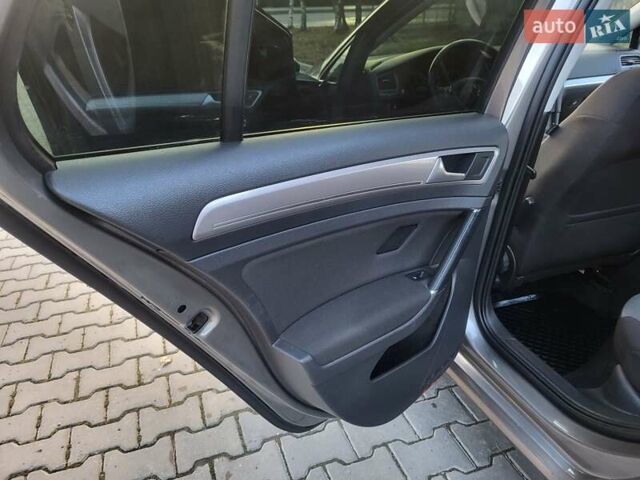 Сірий Фольксваген e-Golf, об'ємом двигуна 0 л та пробігом 154 тис. км за 9300 $, фото 113 на Automoto.ua