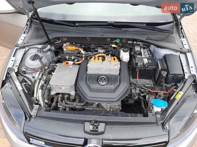 Сірий Фольксваген e-Golf, об'ємом двигуна 0 л та пробігом 97 тис. км за 9500 $, фото 19 на Automoto.ua