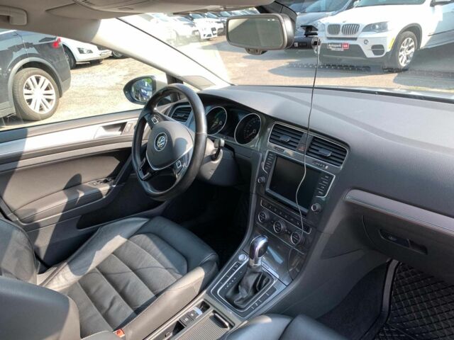 Серый Фольксваген e-Golf, объемом двигателя 0 л и пробегом 111 тыс. км за 9790 $, фото 23 на Automoto.ua