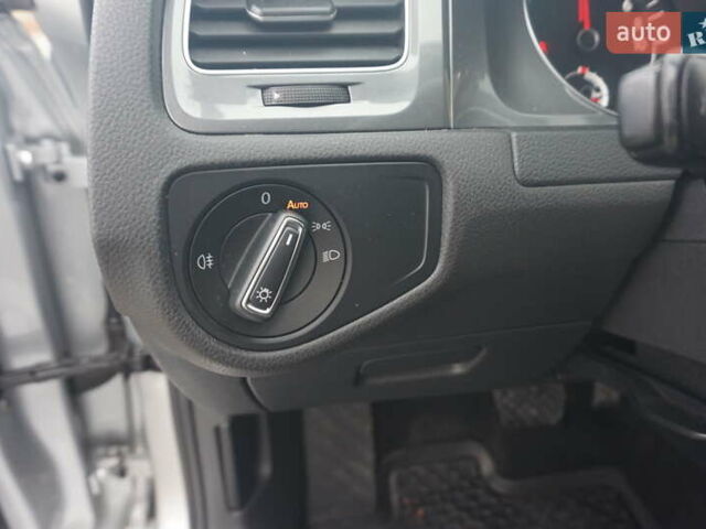 Сірий Фольксваген e-Golf, об'ємом двигуна 0 л та пробігом 124 тис. км за 8444 $, фото 28 на Automoto.ua