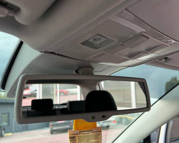 Серый Фольксваген e-Golf, объемом двигателя 0 л и пробегом 130 тыс. км за 8999 $, фото 35 на Automoto.ua