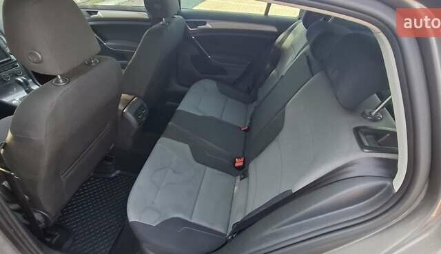 Серый Фольксваген e-Golf, объемом двигателя 0 л и пробегом 158 тыс. км за 8000 $, фото 32 на Automoto.ua