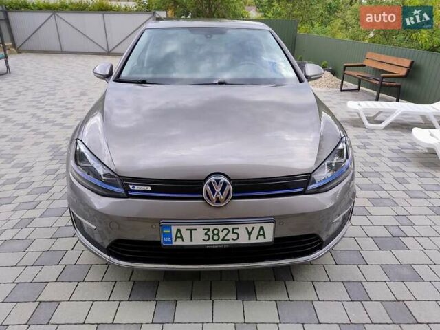 Серый Фольксваген e-Golf, объемом двигателя 0 л и пробегом 135 тыс. км за 8999 $, фото 9 на Automoto.ua