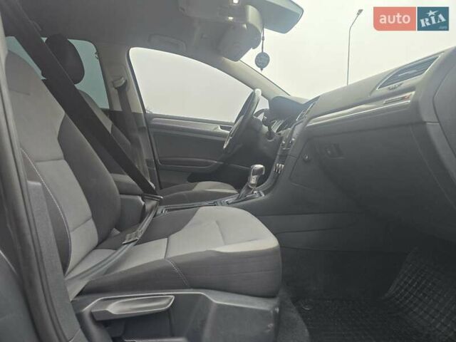 Серый Фольксваген e-Golf, объемом двигателя 0 л и пробегом 170 тыс. км за 7800 $, фото 27 на Automoto.ua