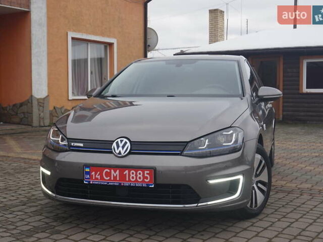 Серый Фольксваген e-Golf, объемом двигателя 0 л и пробегом 96 тыс. км за 8500 $, фото 2 на Automoto.ua