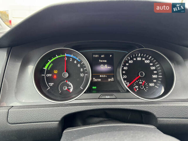 Серый Фольксваген e-Golf, объемом двигателя 0 л и пробегом 136 тыс. км за 7600 $, фото 6 на Automoto.ua