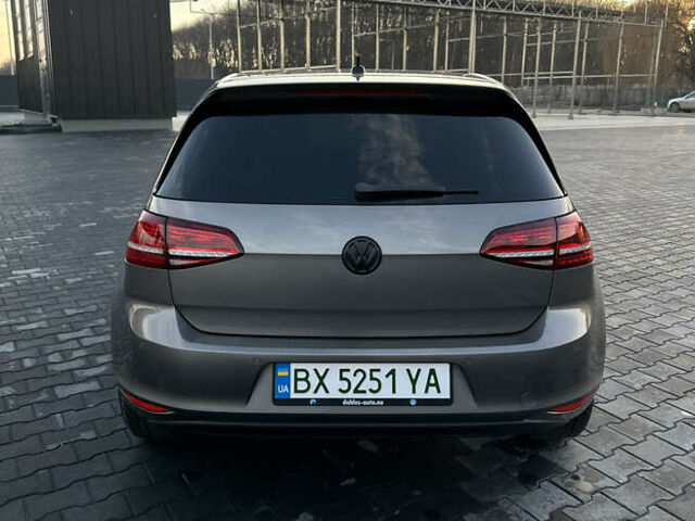 Серый Фольксваген e-Golf, объемом двигателя 0 л и пробегом 170 тыс. км за 9350 $, фото 4 на Automoto.ua