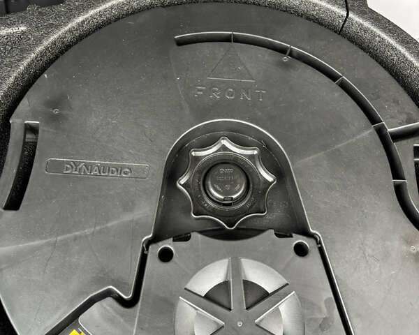 Серый Фольксваген e-Golf, объемом двигателя 0 л и пробегом 129 тыс. км за 10300 $, фото 9 на Automoto.ua