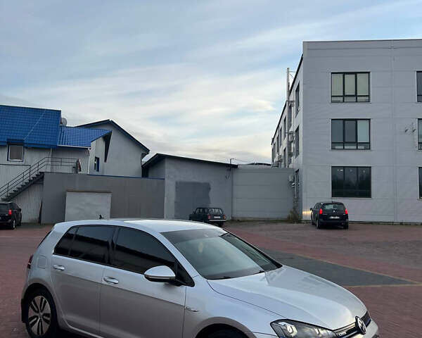 Серый Фольксваген e-Golf, объемом двигателя 0 л и пробегом 130 тыс. км за 8999 $, фото 9 на Automoto.ua