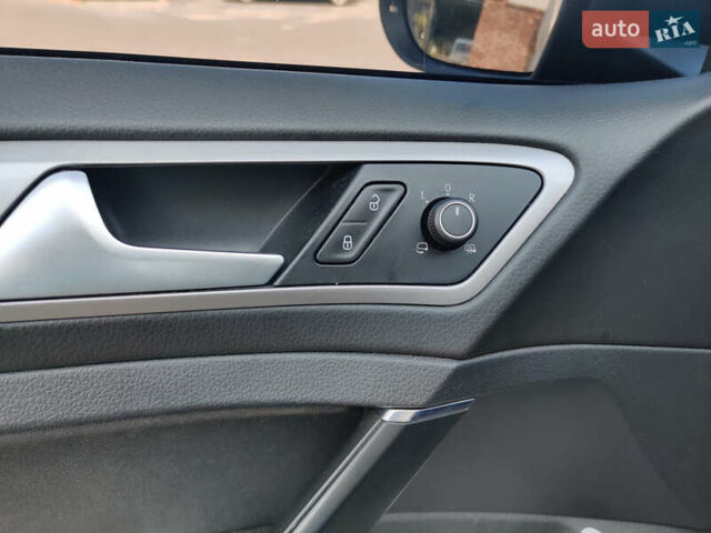 Серый Фольксваген e-Golf, объемом двигателя 0 л и пробегом 119 тыс. км за 9750 $, фото 8 на Automoto.ua