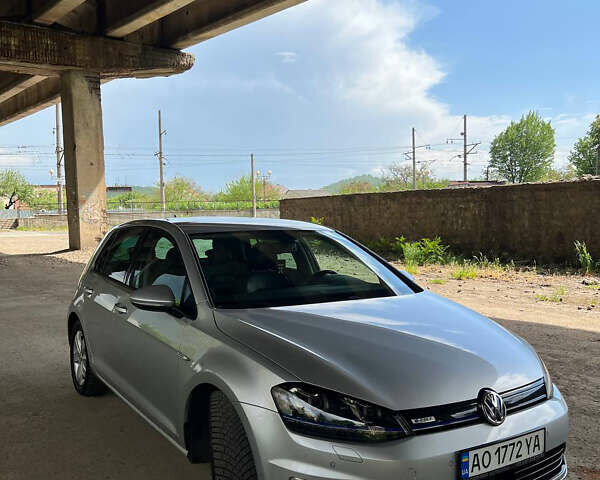 Серый Фольксваген e-Golf, объемом двигателя 0 л и пробегом 113 тыс. км за 9999 $, фото 3 на Automoto.ua