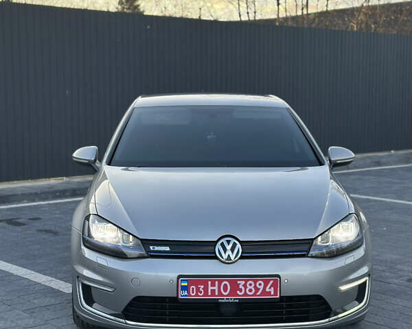 Серый Фольксваген e-Golf, объемом двигателя 0 л и пробегом 159 тыс. км за 9000 $, фото 1 на Automoto.ua