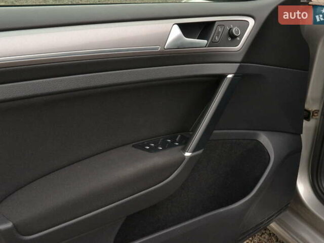 Сірий Фольксваген e-Golf, об'ємом двигуна 0 л та пробігом 117 тис. км за 8450 $, фото 17 на Automoto.ua