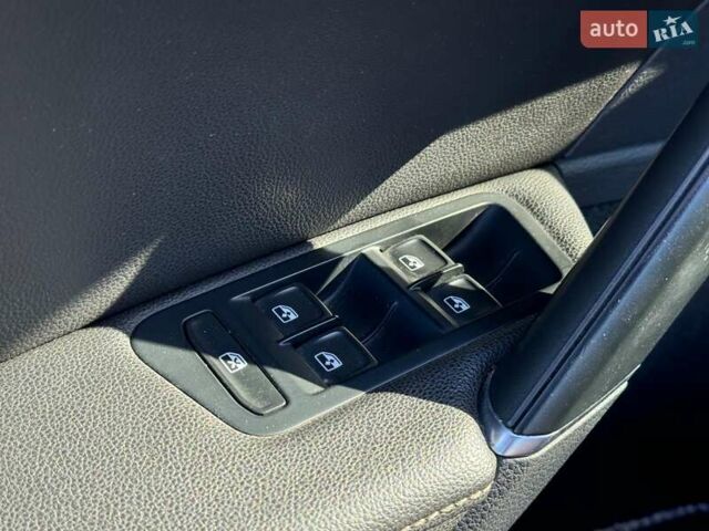 Серый Фольксваген e-Golf, объемом двигателя 0 л и пробегом 72 тыс. км за 11390 $, фото 14 на Automoto.ua