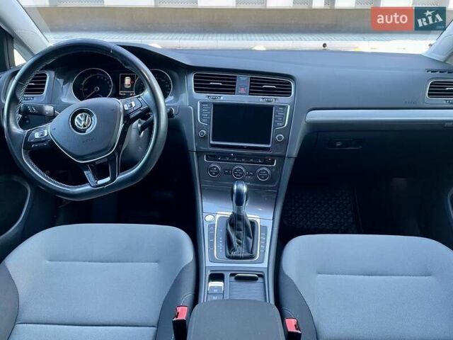 Серый Фольксваген e-Golf, объемом двигателя 0 л и пробегом 119 тыс. км за 10700 $, фото 22 на Automoto.ua