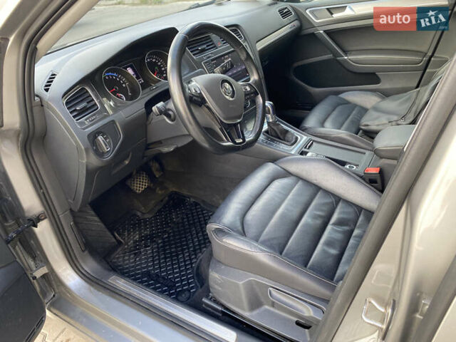 Серый Фольксваген e-Golf, объемом двигателя 0 л и пробегом 148 тыс. км за 9799 $, фото 10 на Automoto.ua