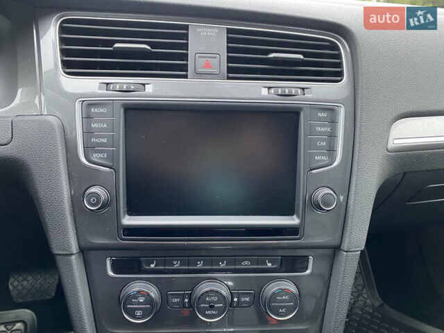 Серый Фольксваген e-Golf, объемом двигателя 0 л и пробегом 110 тыс. км за 8800 $, фото 25 на Automoto.ua