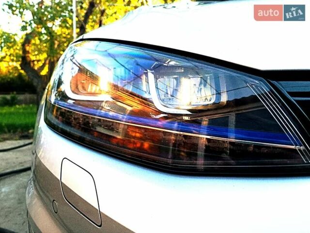 Серый Фольксваген e-Golf, объемом двигателя 0 л и пробегом 100 тыс. км за 9700 $, фото 8 на Automoto.ua