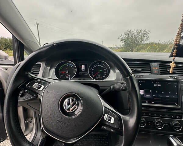 Серый Фольксваген e-Golf, объемом двигателя 0 л и пробегом 134 тыс. км за 9450 $, фото 12 на Automoto.ua