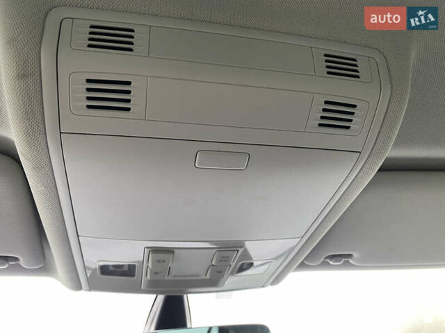 Серый Фольксваген e-Golf, объемом двигателя 0 л и пробегом 110 тыс. км за 8800 $, фото 28 на Automoto.ua