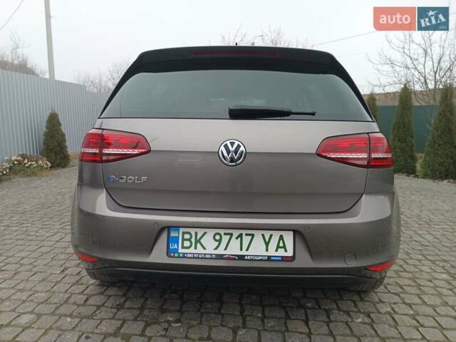 Серый Фольксваген e-Golf, объемом двигателя 0 л и пробегом 152 тыс. км за 8750 $, фото 5 на Automoto.ua