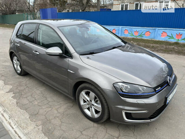 Серый Фольксваген e-Golf, объемом двигателя 0 л и пробегом 100 тыс. км за 13800 $, фото 2 на Automoto.ua