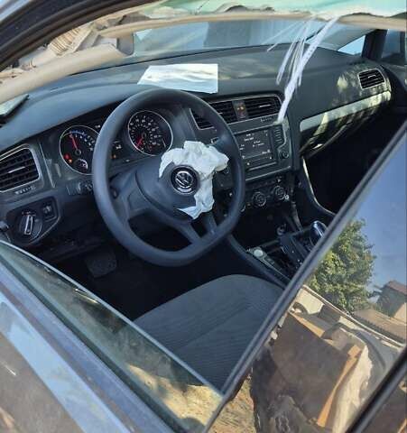 Серый Фольксваген e-Golf, объемом двигателя 0 л и пробегом 103 тыс. км за 6900 $, фото 4 на Automoto.ua