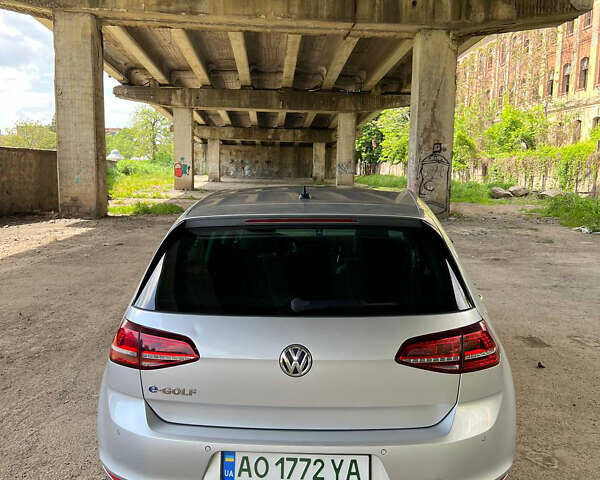 Серый Фольксваген e-Golf, объемом двигателя 0 л и пробегом 113 тыс. км за 9999 $, фото 5 на Automoto.ua