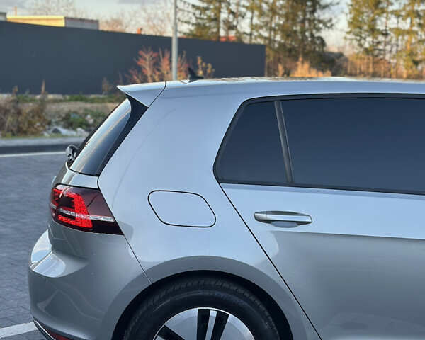 Серый Фольксваген e-Golf, объемом двигателя 0 л и пробегом 159 тыс. км за 9000 $, фото 4 на Automoto.ua