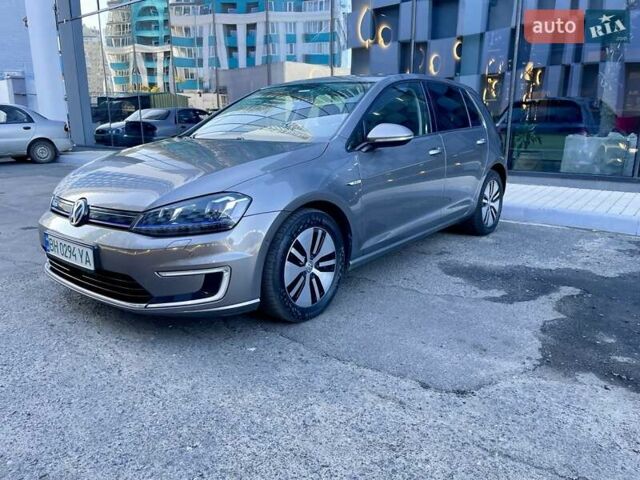 Серый Фольксваген e-Golf, объемом двигателя 0 л и пробегом 119 тыс. км за 10700 $, фото 12 на Automoto.ua