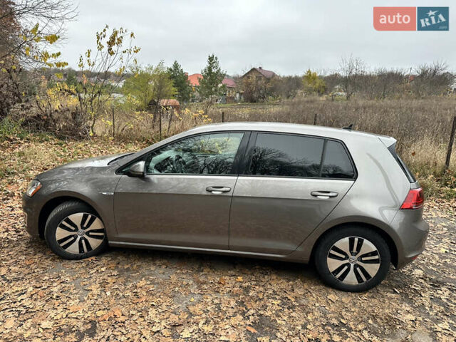 Серый Фольксваген e-Golf, объемом двигателя 0 л и пробегом 95 тыс. км за 8200 $, фото 2 на Automoto.ua