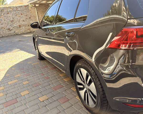 Серый Фольксваген e-Golf, объемом двигателя 0 л и пробегом 165 тыс. км за 8800 $, фото 8 на Automoto.ua