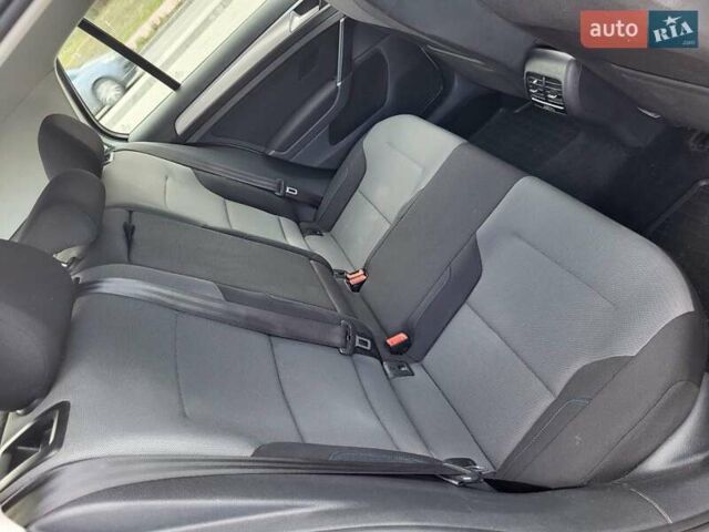 Серый Фольксваген e-Golf, объемом двигателя 0 л и пробегом 98 тыс. км за 9300 $, фото 19 на Automoto.ua