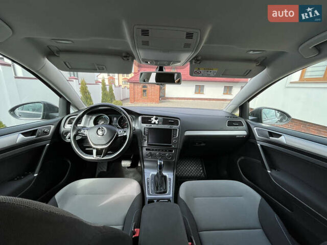 Серый Фольксваген e-Golf, объемом двигателя 0 л и пробегом 141 тыс. км за 9000 $, фото 7 на Automoto.ua