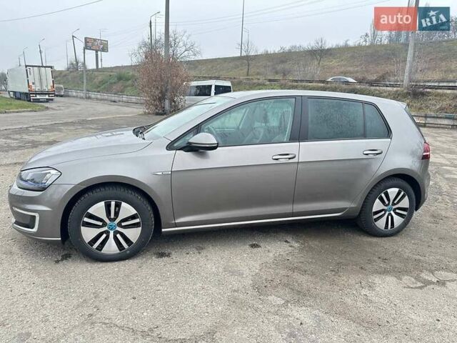 Серый Фольксваген e-Golf, объемом двигателя 0 л и пробегом 107 тыс. км за 10300 $, фото 5 на Automoto.ua