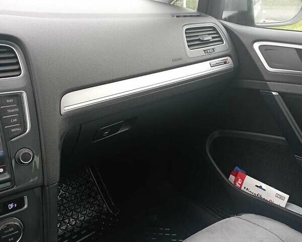 Серый Фольксваген e-Golf, объемом двигателя 0 л и пробегом 113 тыс. км за 9900 $, фото 18 на Automoto.ua