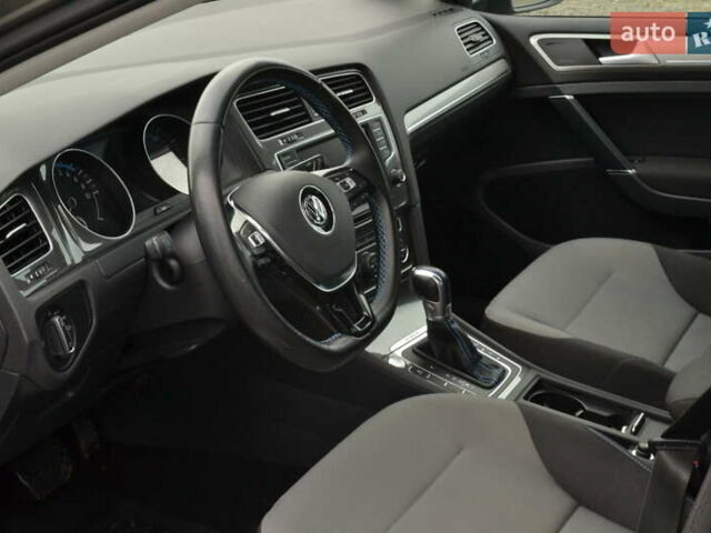 Сірий Фольксваген e-Golf, об'ємом двигуна 0 л та пробігом 117 тис. км за 8450 $, фото 14 на Automoto.ua