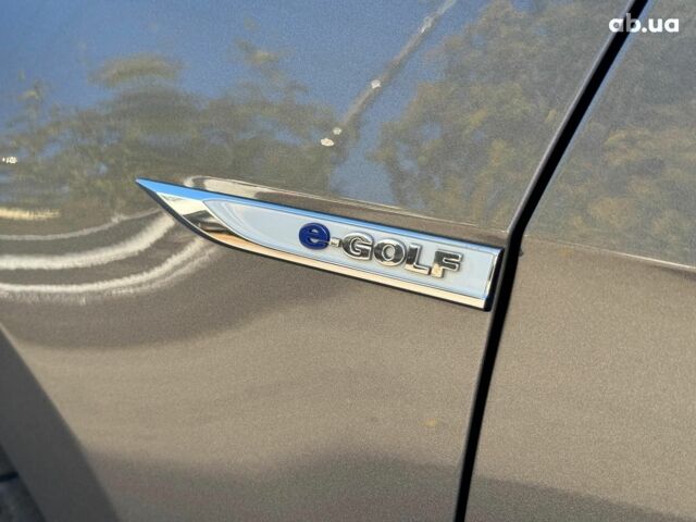 Серый Фольксваген e-Golf, объемом двигателя 0 л и пробегом 72 тыс. км за 11390 $, фото 10 на Automoto.ua