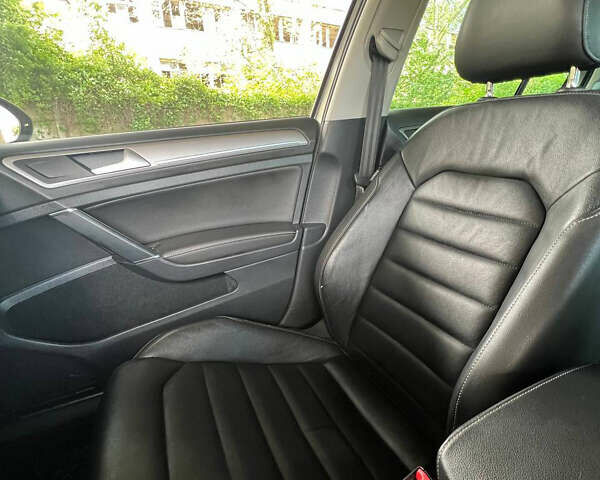 Серый Фольксваген e-Golf, объемом двигателя 0 л и пробегом 113 тыс. км за 9999 $, фото 23 на Automoto.ua