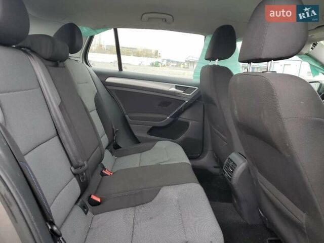 Серый Фольксваген e-Golf, объемом двигателя 0 л и пробегом 103 тыс. км за 6900 $, фото 19 на Automoto.ua